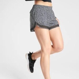 ATHLETA Printed Mesh Racer Run Short 4 Athletic Shorts Women M Black White